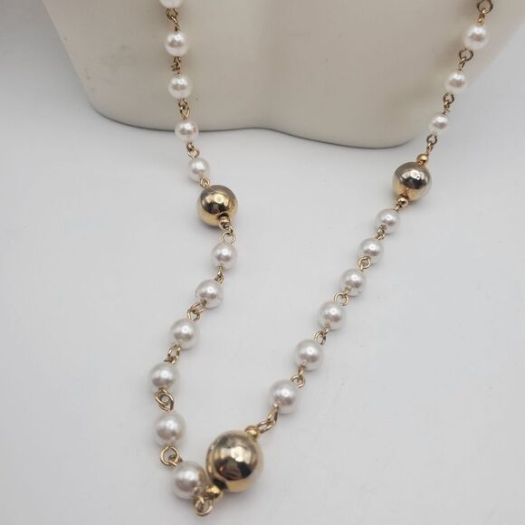 Faux pearl dinner necklace evening wear - Picture 2 of 2